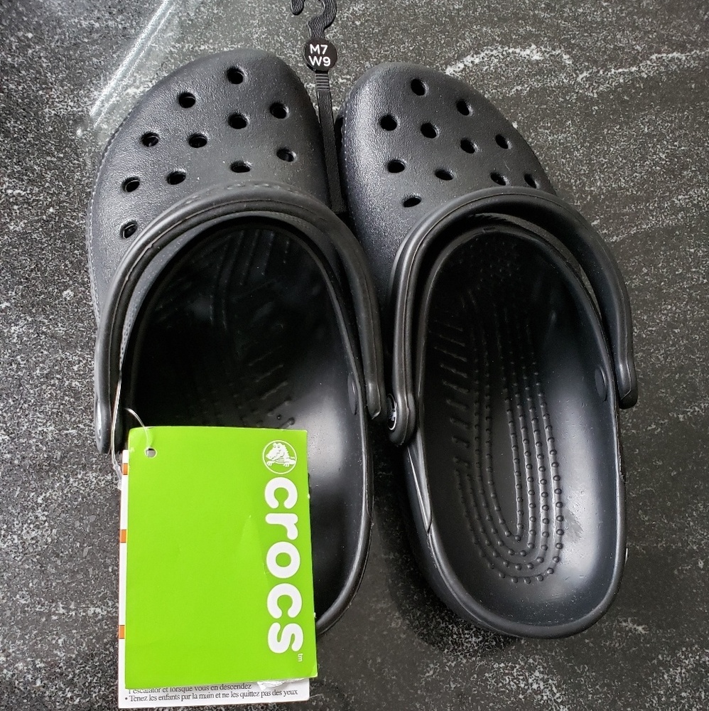 Black crocs